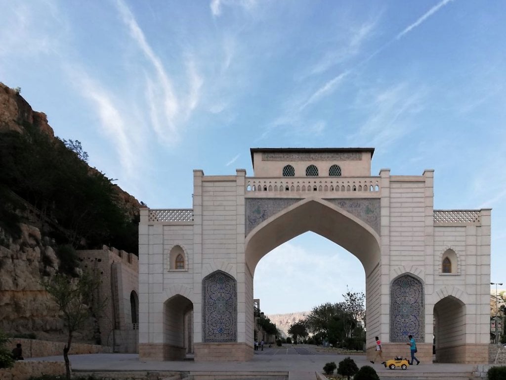 Anlässlich des 200-jährigen Jubiläums von Goethes Werk „West-Östlicher Divan“ organisiert die Deutsche Botschaft Teheran vom 31.10. – 04.11.2019 eine deutsche Kulturwoche in Shiraz.